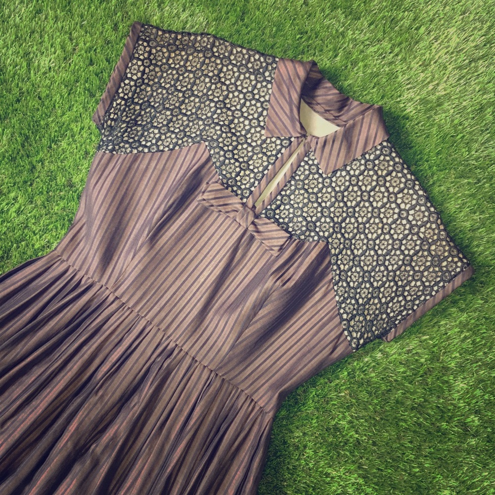 Vintage 1950’s Pinstripe And Lace Shirtwaist Dress